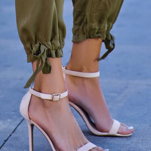 Ivory Single Strap Heels - NEW - Picture 2 of 6